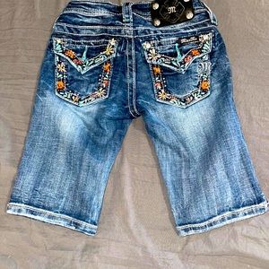 ❤️ 🤩💖 Girls shorts/capri bundle, miss me and childrens place size 8 💖🤩❤️